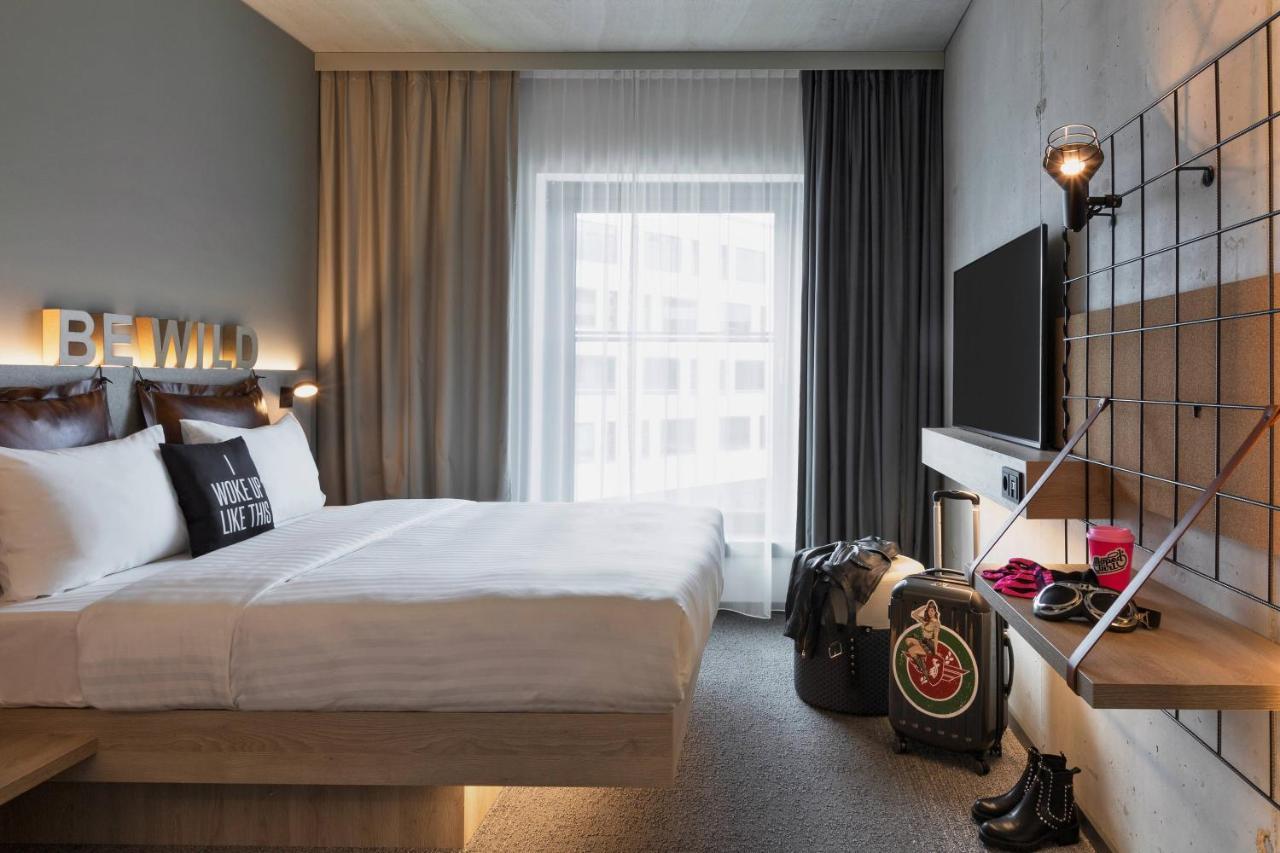 Hotel Moxy Munich Ostbahnhof Zewnętrze zdjęcie